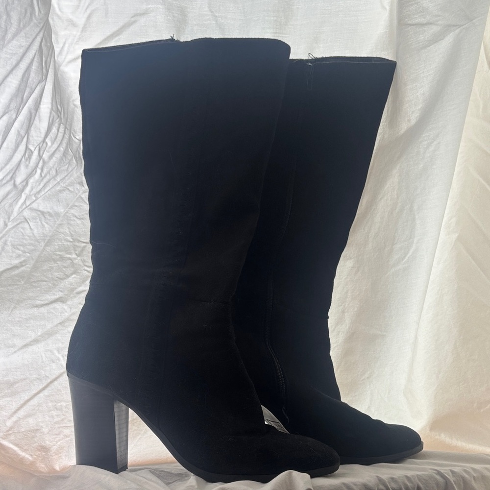Simply Styled Black Heeled Boots